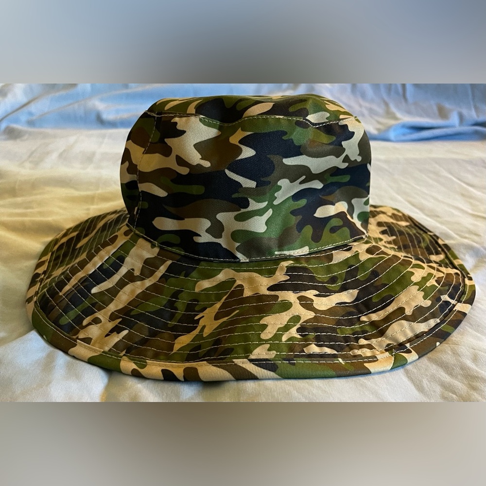 Camo Boonie hat one size fits all NO BRAND